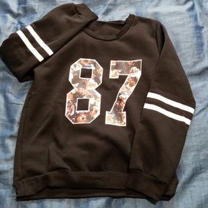 87 sweatshirt NWOT